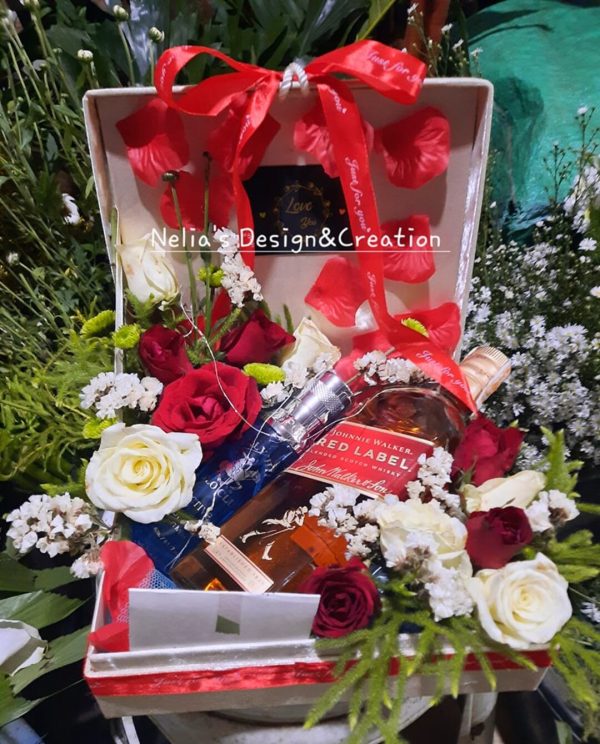 The "Love & Whiskey" Gift Box